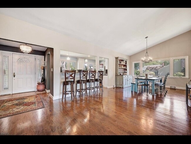 4 Undercliff Terrace in West Orange, NJ - Building Photo - Building Photo