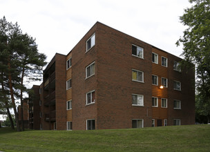 Ogilvie Gardens in Ottawa, ON - Building Photo - Building Photo