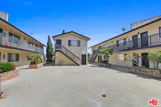 12100 Birch Ave in Hawthorne, CA - Building Photo - Building Photo
