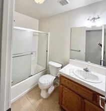 445 Pearl Pl in Manteca, CA - Building Photo - Building Photo