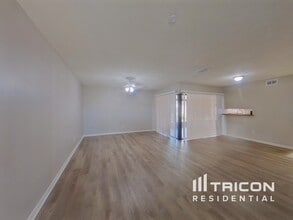 4715 Grove Point Dr in Tampa, FL - Building Photo - Building Photo