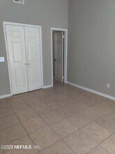 2410 Seabury Pl N in Jacksonville, FL - Foto de edificio - Building Photo