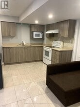 1087 Abbott St in Milton, ON - Building Photo - Building Photo