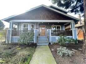 4834 SE Kelly St in Portland, OR - Building Photo