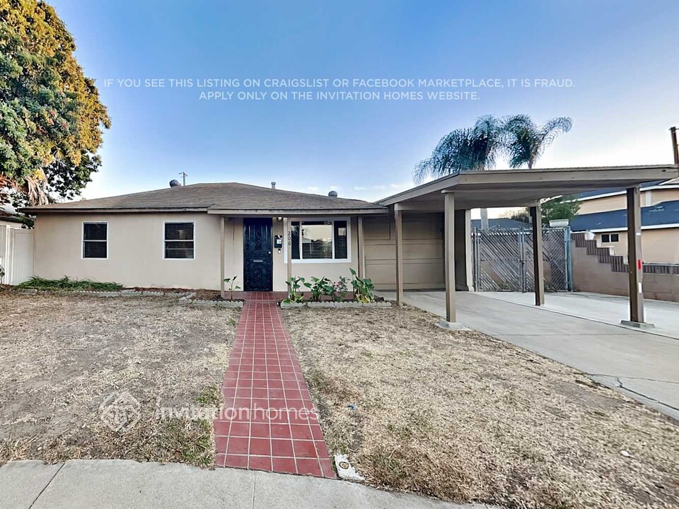 206 E 185th St in Carson, CA - Building Photo