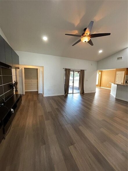 3314 Winchester Estates Cir in Lakeland, FL - Foto de edificio - Building Photo