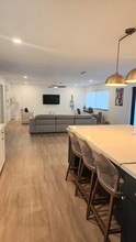 8620 SW 103rd St in Miami, FL - Foto de edificio - Building Photo