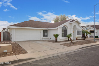 3223 E Topeka Dr in Phoenix, AZ - Building Photo - Building Photo