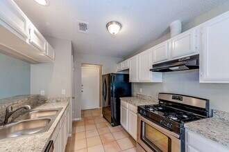 12214 Flaxen Dr in Houston, TX - Building Photo - Building Photo