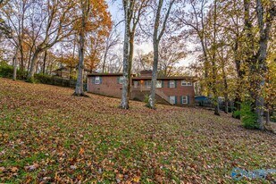 702 Chambers Dr NE in Huntsville, AL - Building Photo