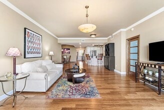 2650 Lake Shore Dr, Unit 401 in Riviera Beach, FL - Building Photo - Building Photo