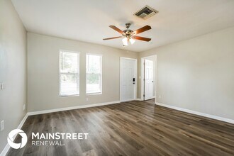 9083 Henry Rd in Ft. Myers, FL - Building Photo - Building Photo