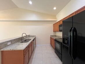 3320 SW 7th Pl in Cape Coral, FL - Foto de edificio - Building Photo