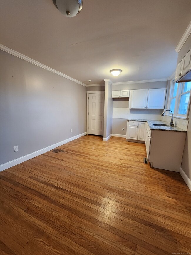 782 Farmington Ave in Bristol, CT - Building Photo - Building Photo