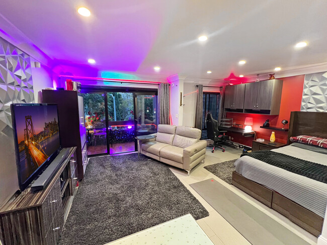 property at 950 N Kings Rd