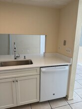 3276 Prince Edward Island Cir in Ft. Myers, FL - Foto de edificio - Building Photo