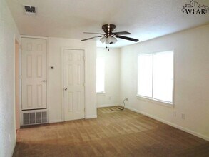 2113 Taylor St in Wichita Falls, TX - Building Photo - Building Photo