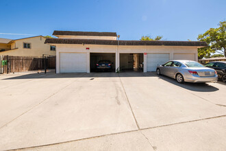 1313 Ensenada Dr in Modesto, CA - Building Photo - Building Photo