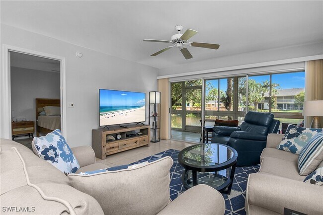 1330 Yesica Ann Cir in Naples, FL - Foto de edificio - Building Photo