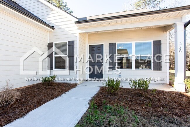 226 W L Miller Dr in Jackson, GA - Building Photo - Building Photo