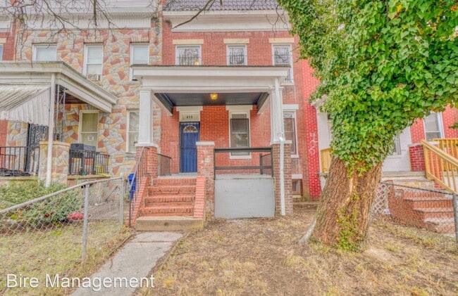 411 Edgewood St photo'