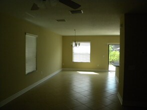 7810 Tuscany Woods Dr in Tampa, FL - Building Photo - Building Photo