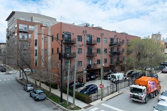 River West Condos in Chicago, IL - Building Photo - Building Photo