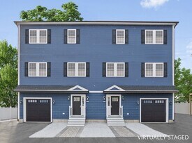 11 Naviens Ln in Waltham, MA - Building Photo