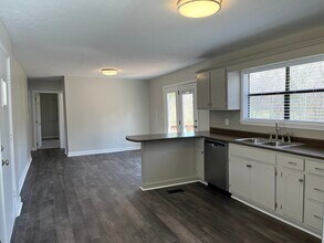 1272 Gallaher Rd in Kingston, TN - Building Photo - Building Photo