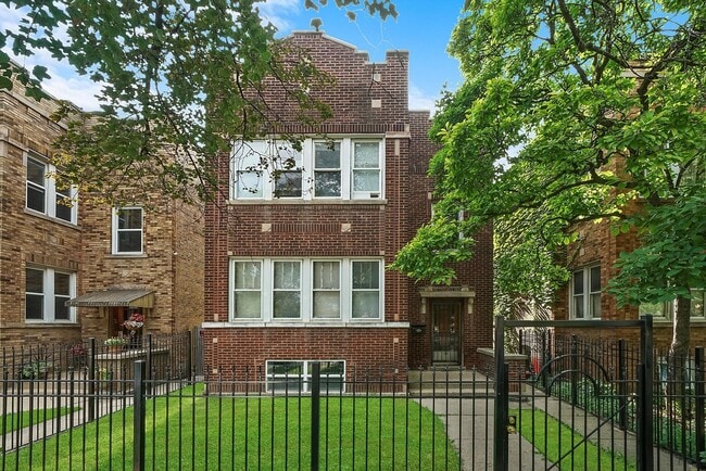 property at 2726 N Harding Ave