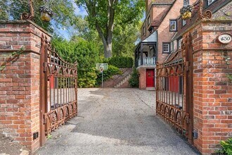 430 Woodland Rd in Sewickley, PA - Building Photo - Building Photo