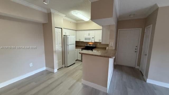 101 SW 117th Ave in Pembroke Pines, FL - Foto de edificio - Building Photo