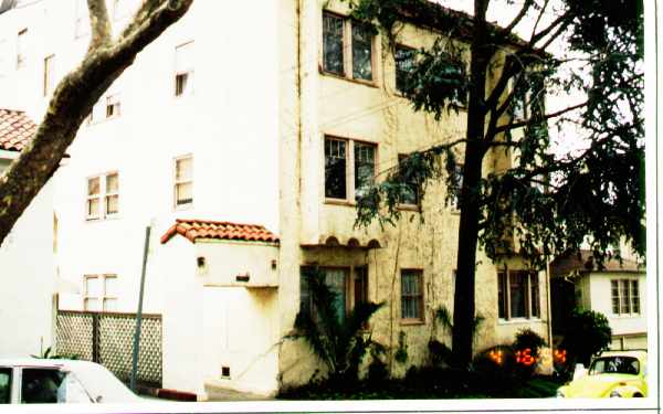 2420 Virginia St in Berkeley, CA - Foto de edificio - Building Photo