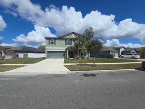 10366 Scarlet Skimmer Dr in Riverview, FL - Building Photo - Building Photo