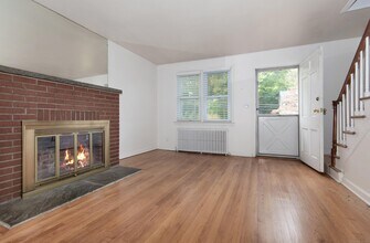 86 Hecker Ave in Darien, CT - Building Photo - Building Photo