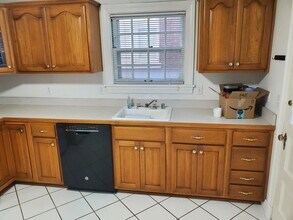 2219 Saratoga Dr in Louisville, KY - Building Photo - Building Photo