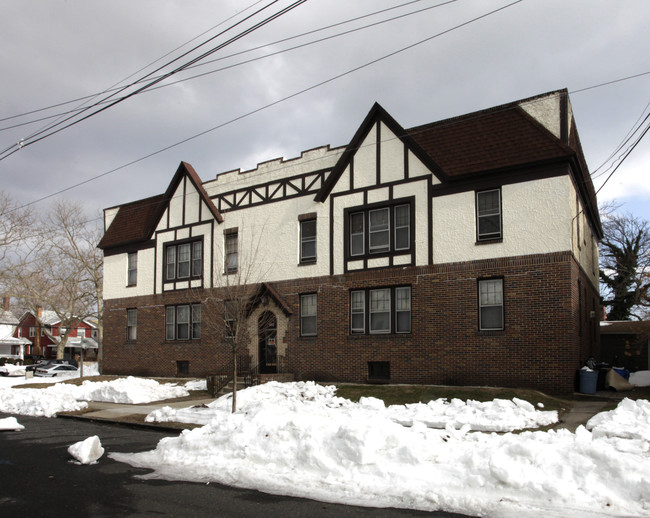 922 4th Ave in Asbury Park, NJ - Foto de edificio - Building Photo