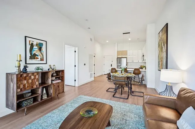 1642 E 56th St in Chicago, IL - Building Photo - Building Photo