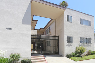 Oakhurst Apartments in Los Angeles, CA - Foto de edificio - Building Photo