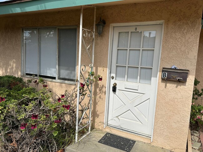 632 E Chapel St in Santa Maria, CA - Building Photo - Building Photo