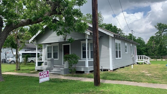 property at 1140 Ewing St