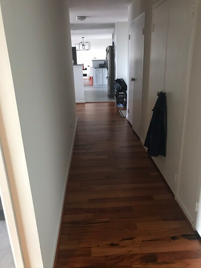 250 S Reynolds St, Unit 1505 in Alexandria, VA - Foto de edificio - Building Photo