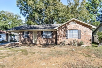 6300 Branderham Dr in Memphis, TN - Foto de edificio - Building Photo