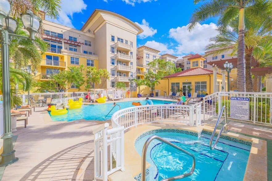 101 Plaza Real S in Boca Raton, FL - Building Photo