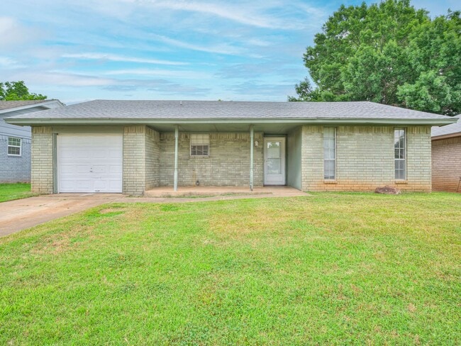 2310 E 11th St in Shawnee, OK - Building Photo - Building Photo