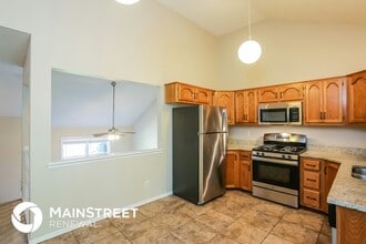 2412 Little Blue Ct in Liberty, MO - Foto de edificio - Building Photo