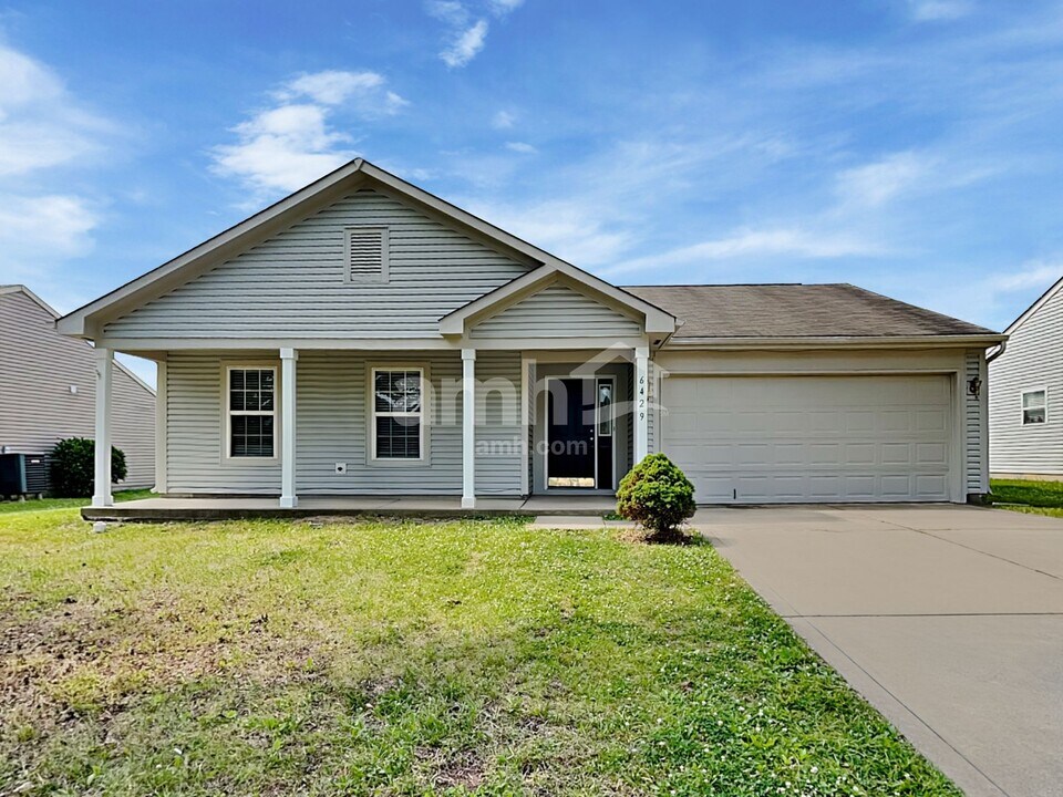6429 Oyster Key Ln in Plainfield, IN - Building Photo