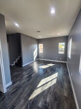731 1/2-631 W 83rd St in Los Angeles, CA - Building Photo - Building Photo