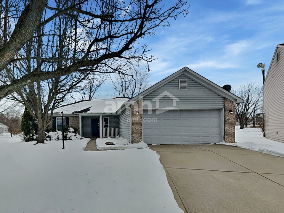 9013 Scoter Ct in Indianapolis, IN - Building Photo