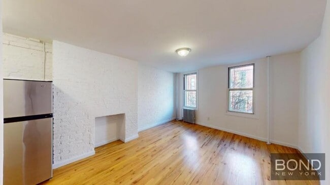 property at 43 E 1st St